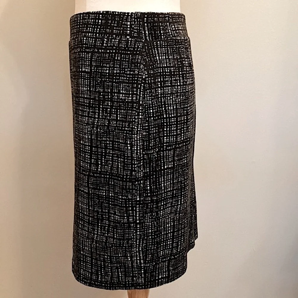 Nicole Miller Black White Cross Hatch Pattern L Modern Minimalist Pencil Skirt - Picture 3 of 8